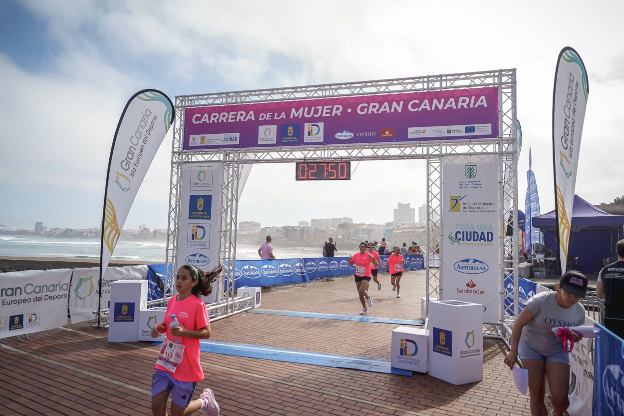 Las fotos de meta de la Carrera de la Mujer de Gran Canaria11 27 01 15701 O