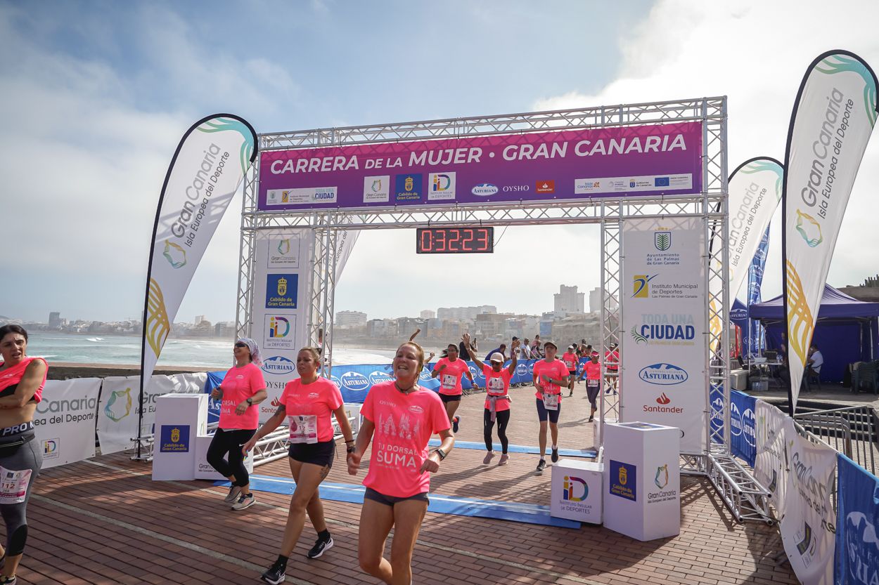 Las fotos de meta de la Carrera de la Mujer de Gran Canaria 11 31 34 15701 O