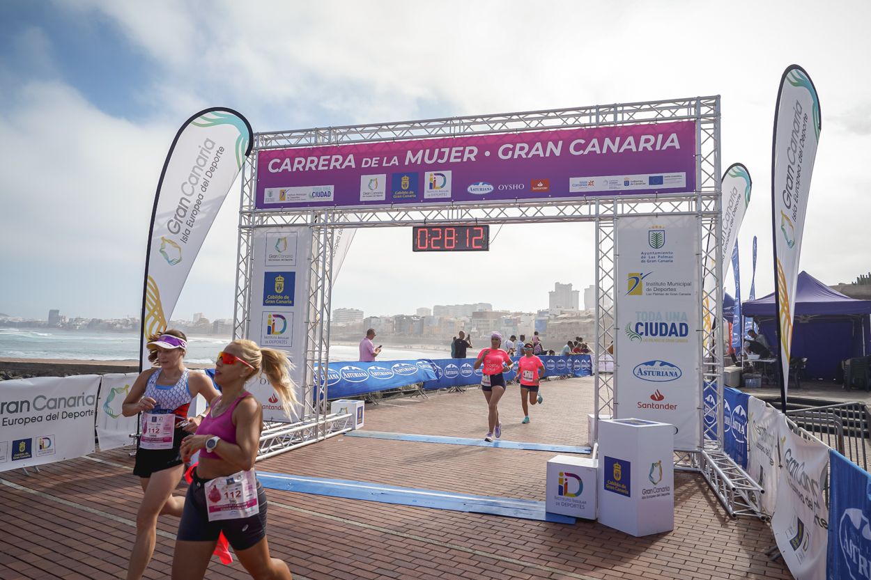 Las fotos de meta de la Carrera de la Mujer de Gran Canaria11 27 23 15701 O