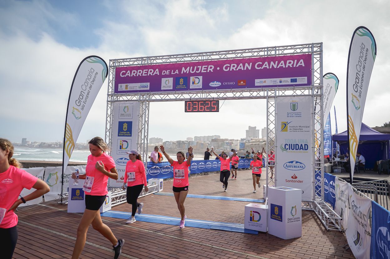 Las fotos de meta de la Carrera de la Mujer de Gran Canaria 11 35 35 15701 O