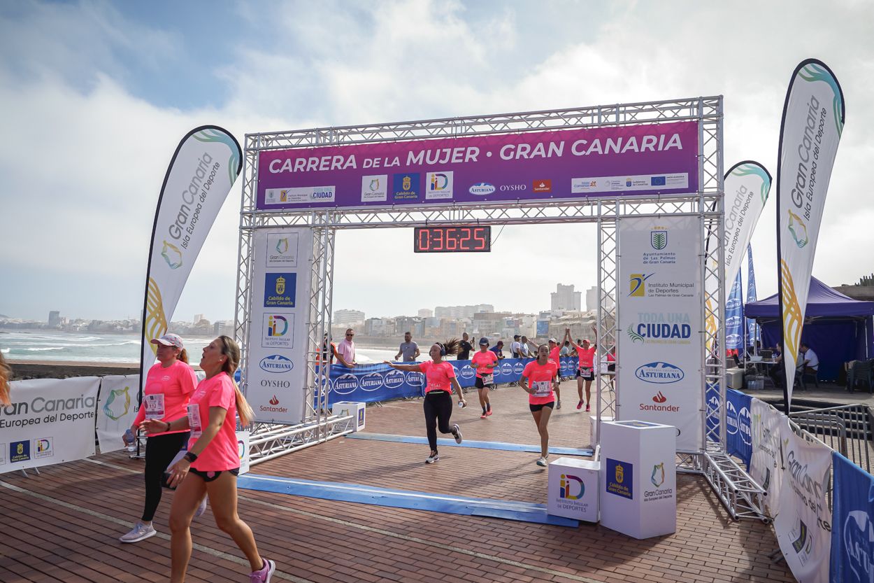 Las fotos de meta de la Carrera de la Mujer de Gran Canaria 11 35 36 15701 O