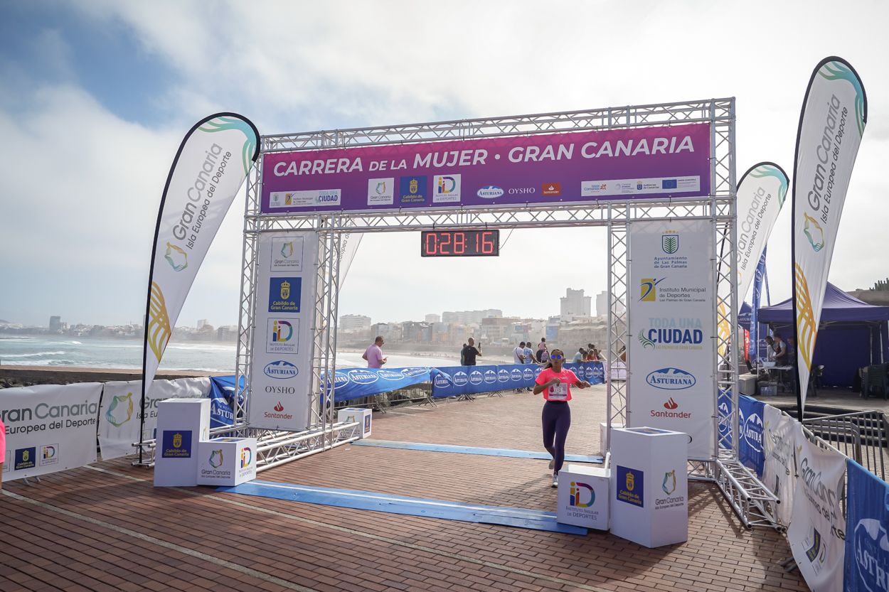 Las fotos de meta de la Carrera de la Mujer de Gran Canaria11 27 27 15701 O