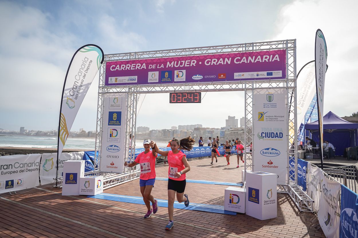 Las fotos de meta de la Carrera de la Mujer de Gran Canaria 11 31 54 15701 O