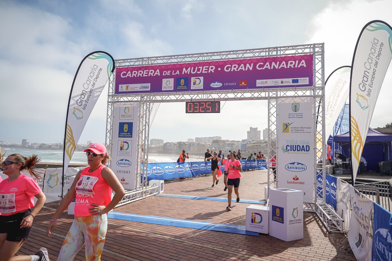 Las fotos de meta de la Carrera de la Mujer de Gran Canaria 11 32 02 15701 O