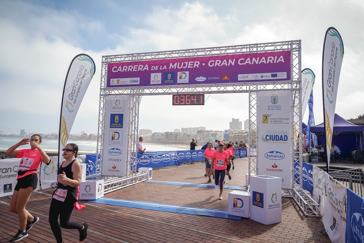 Las fotos de meta de la Carrera de la Mujer de Gran Canaria 11 35 52 15701 O