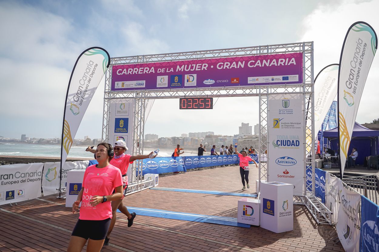Las fotos de meta de la Carrera de la Mujer de Gran Canaria 11 32 04 15701 O