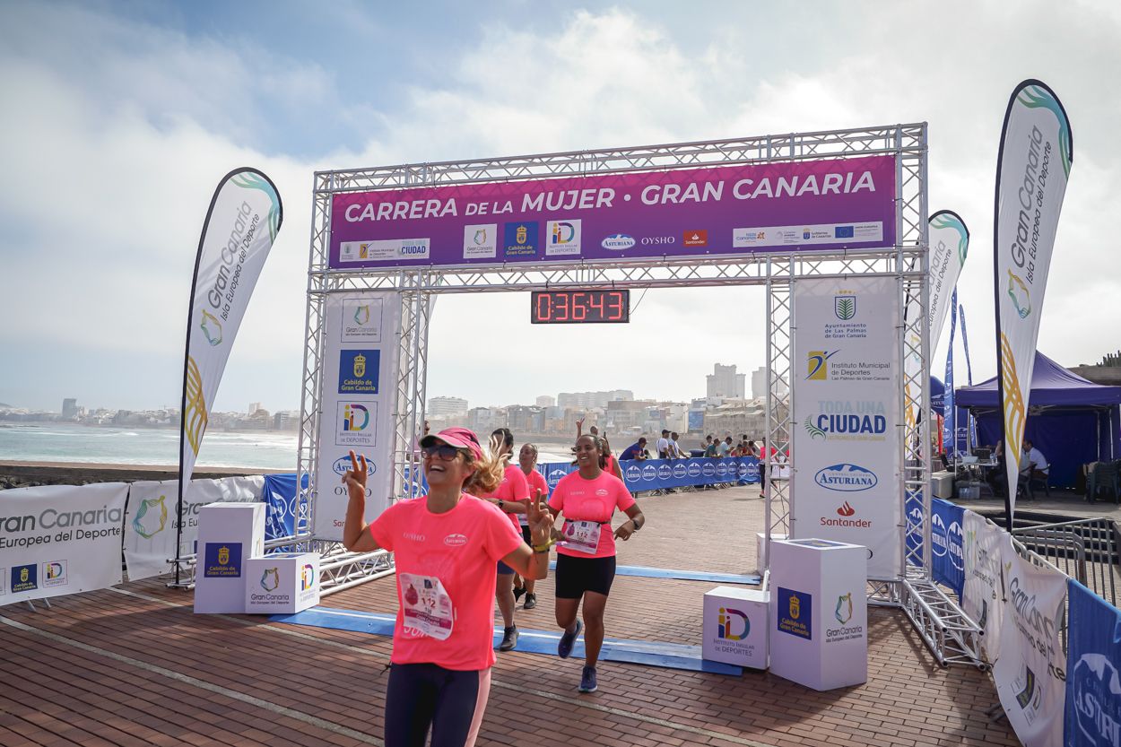 Las fotos de meta de la Carrera de la Mujer de Gran Canaria 11 35 54 15701 O