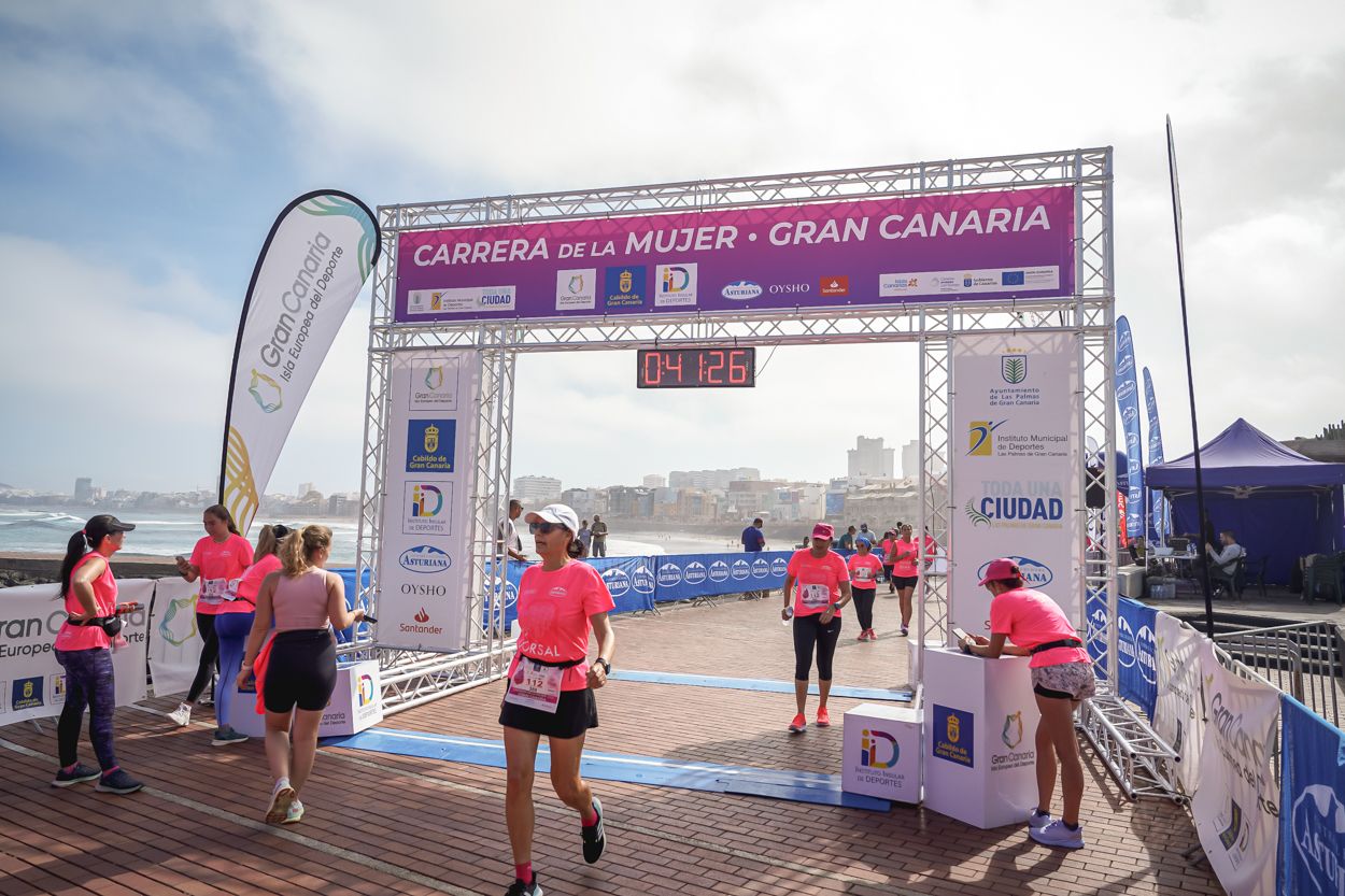 Las fotos de meta de la Carrera de la Mujer de Gran Canaria 11 40 37 15701 O
