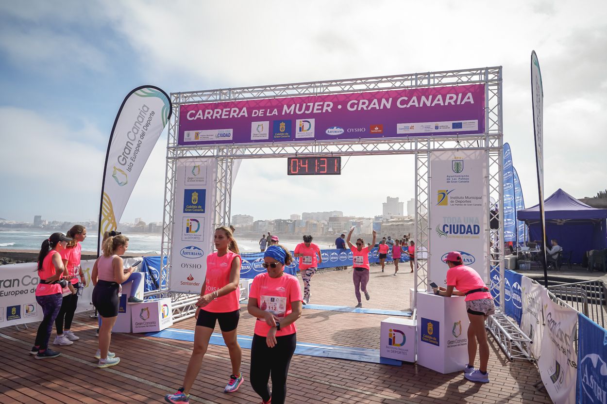 Las fotos de meta de la Carrera de la Mujer de Gran Canaria 11 40 42 15701 O