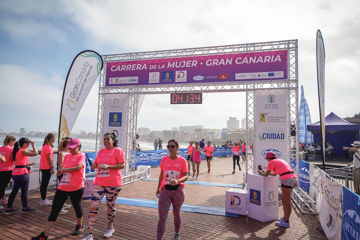 Las fotos de meta de la Carrera de la Mujer de Gran Canaria 11 40 45 15701 O