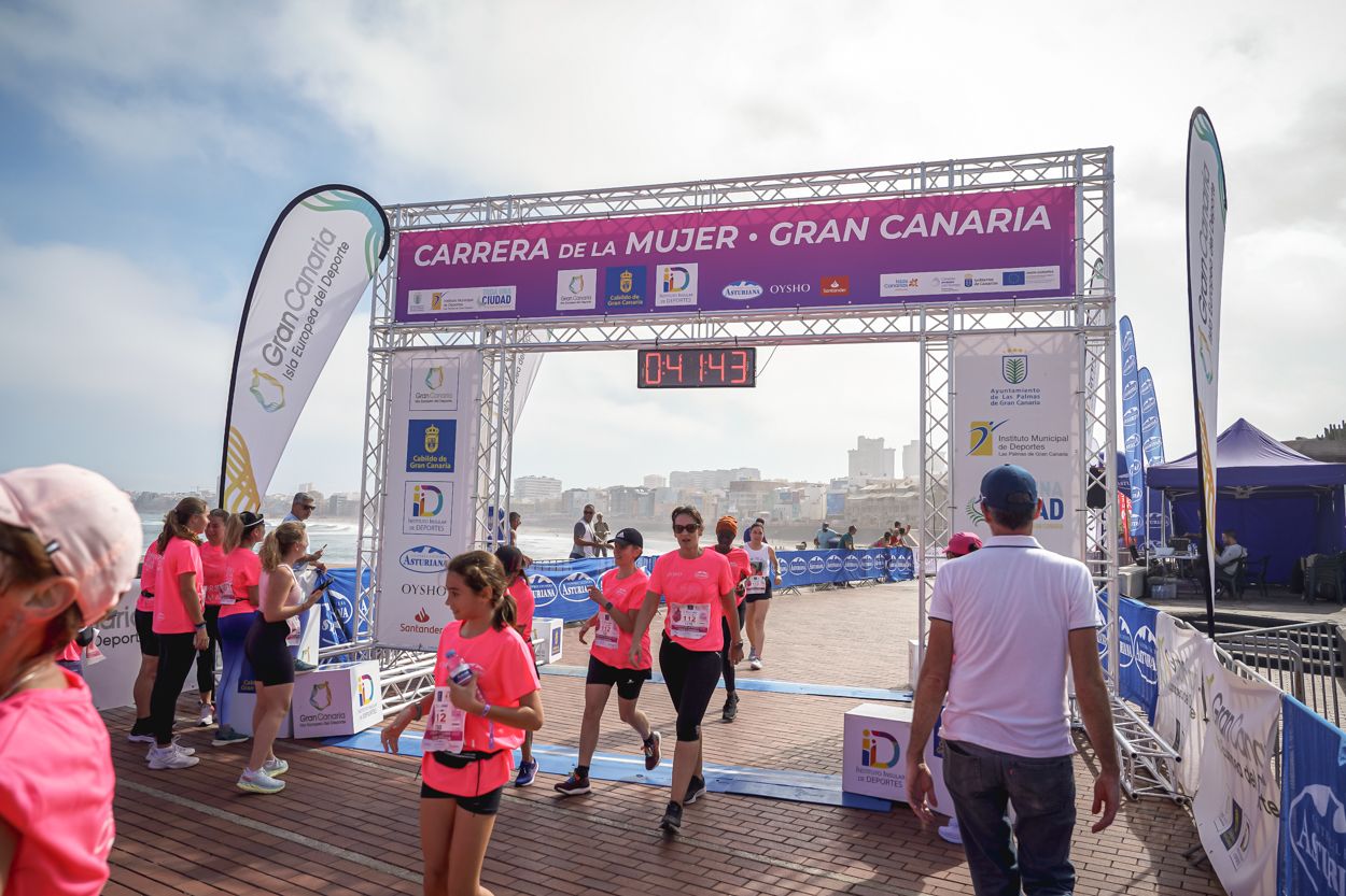 Las fotos de meta de la Carrera de la Mujer de Gran Canaria 11 40 54 15701 O
