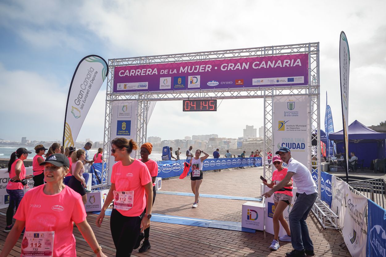 Las fotos de meta de la Carrera de la Mujer de Gran Canaria 11 40 56 15701 O