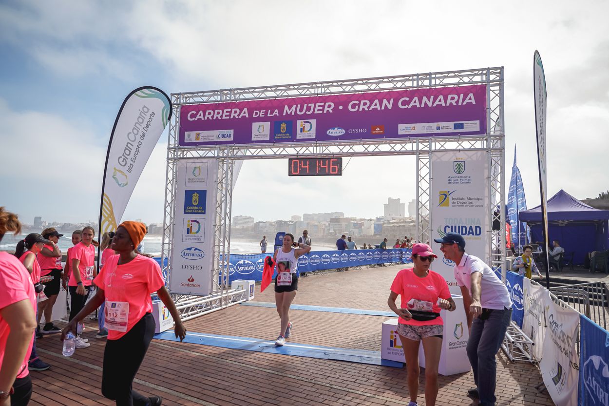 Las fotos de meta de la Carrera de la Mujer de Gran Canaria 11 40 57 15701 O