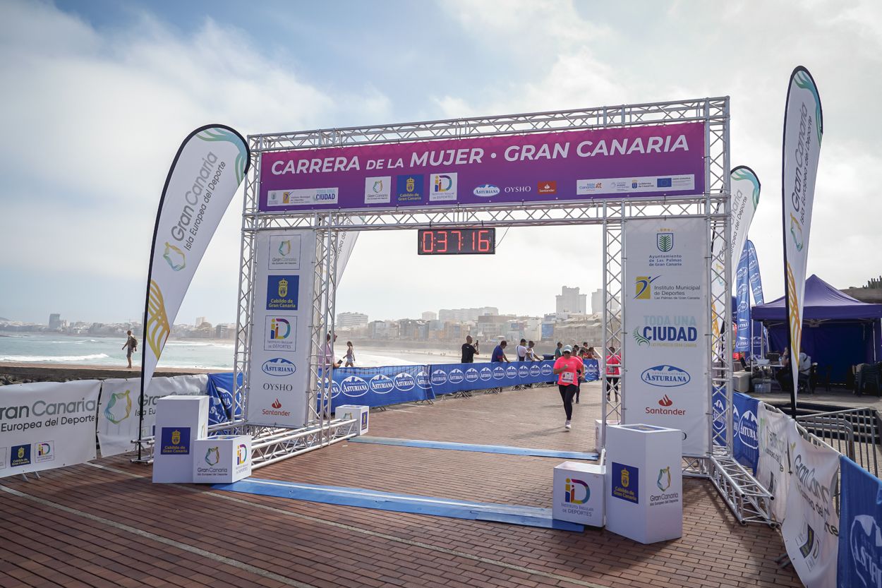 Las fotos de meta de la Carrera de la Mujer de Gran Canaria 11 36 27 15701 O