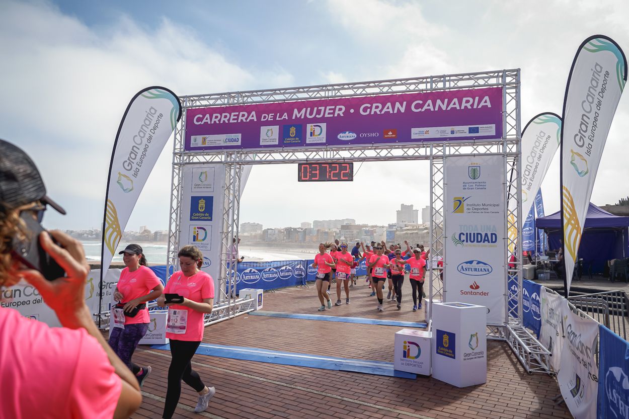 Las fotos de meta de la Carrera de la Mujer de Gran Canaria 11 36 33 15701 O