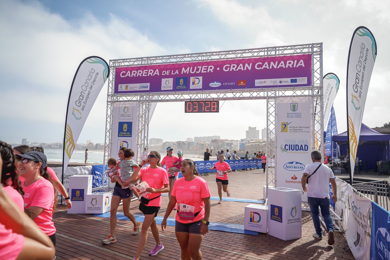Las fotos de meta de la Carrera de la Mujer de Gran Canaria 11 36 39 15701 O