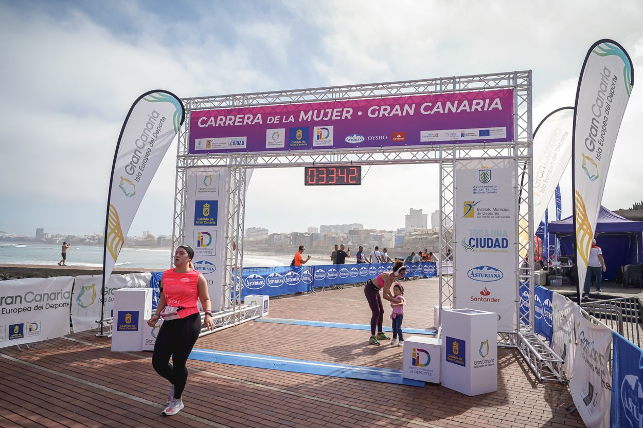 Las fotos de meta de la Carrera de la Mujer de Gran Canaria 11 32 53 15701 O