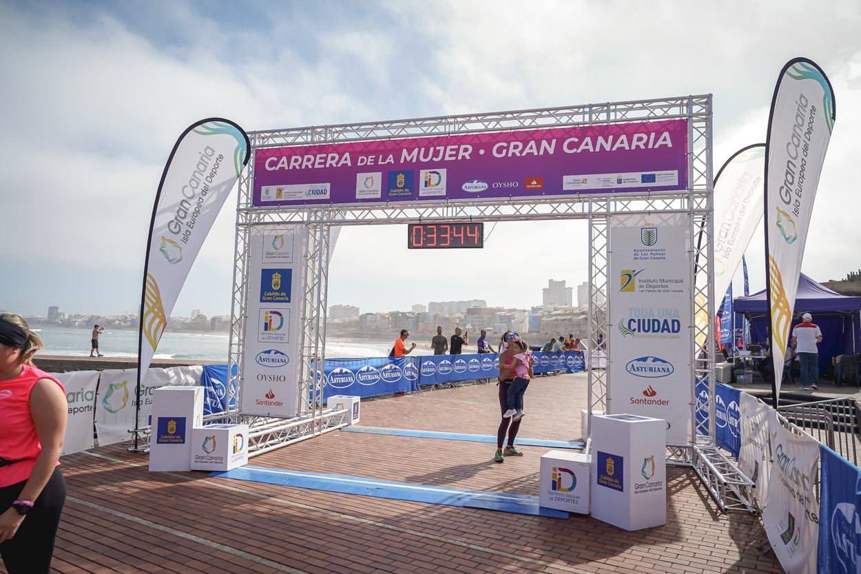 Las fotos de meta de la Carrera de la Mujer de Gran Canaria 11 32 54 15701 O