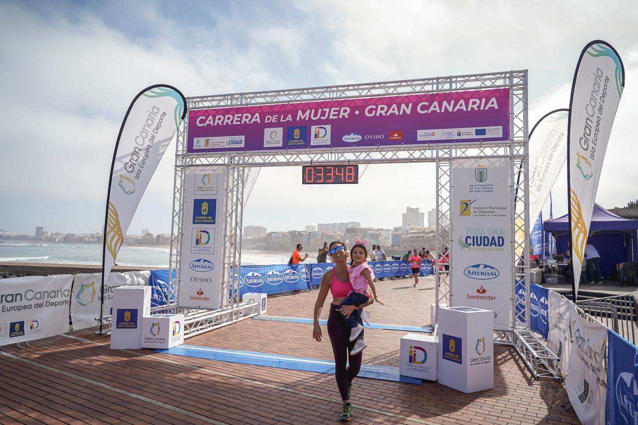 Las fotos de meta de la Carrera de la Mujer de Gran Canaria 11 32 58 15701 O