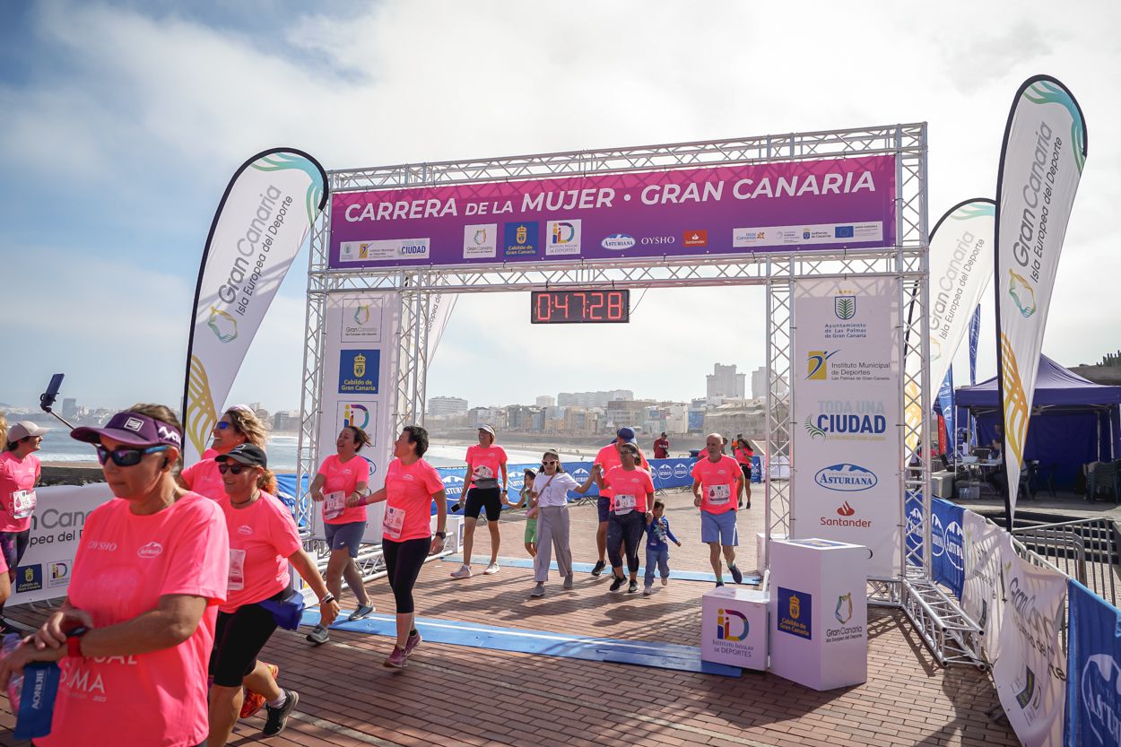 Las fotos de meta de la Carrera de la Mujer de Gran Canaria 11 46 39 15701 O