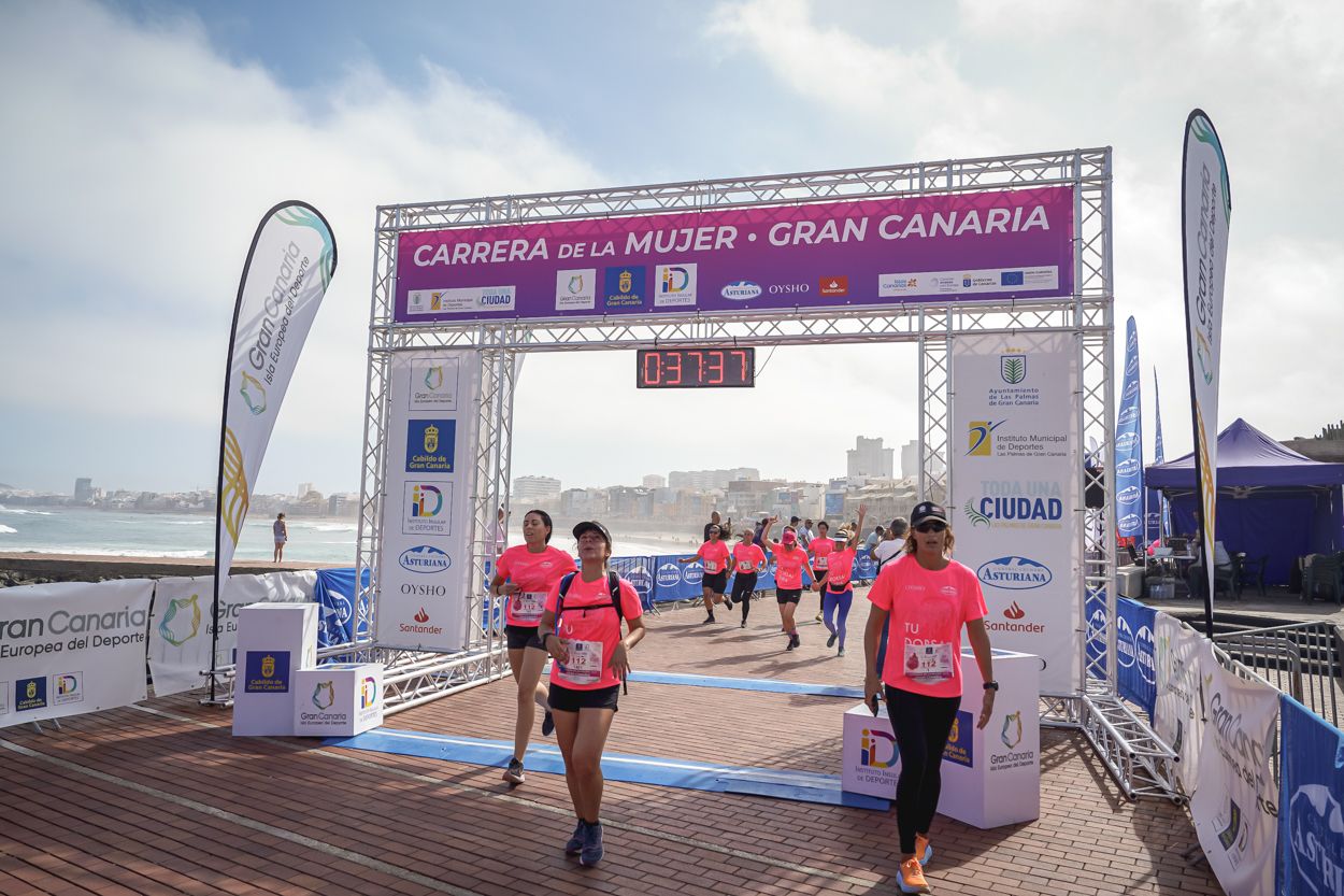 Las fotos de meta de la Carrera de la Mujer de Gran Canaria 11 36 48 15701 O