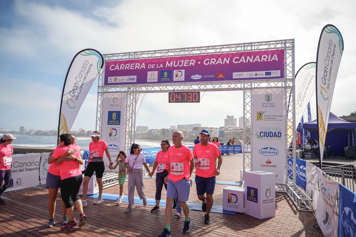 Las fotos de meta de la Carrera de la Mujer de Gran Canaria 11 46 41 15701 O