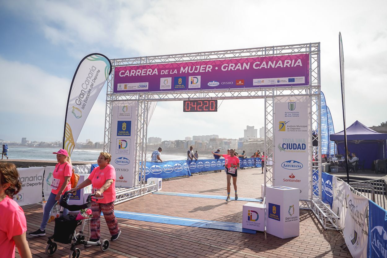 Las fotos de meta de la Carrera de la Mujer de Gran Canaria 11 41 30 15701 O