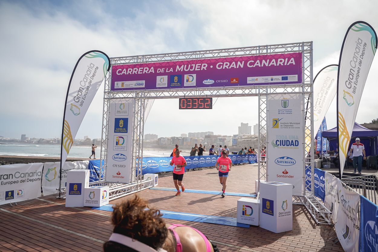 Las fotos de meta de la Carrera de la Mujer de Gran Canaria 11 33 03 15701 O