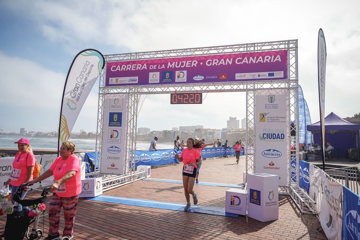 Las fotos de meta de la Carrera de la Mujer de Gran Canaria 11 41 31 15701 O