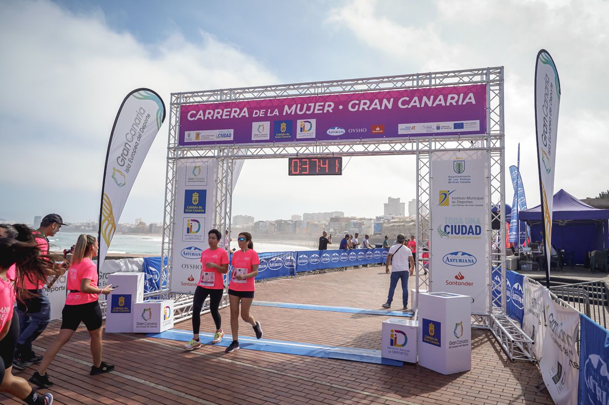 Las fotos de meta de la Carrera de la Mujer de Gran Canaria 11 36 52 15701 O