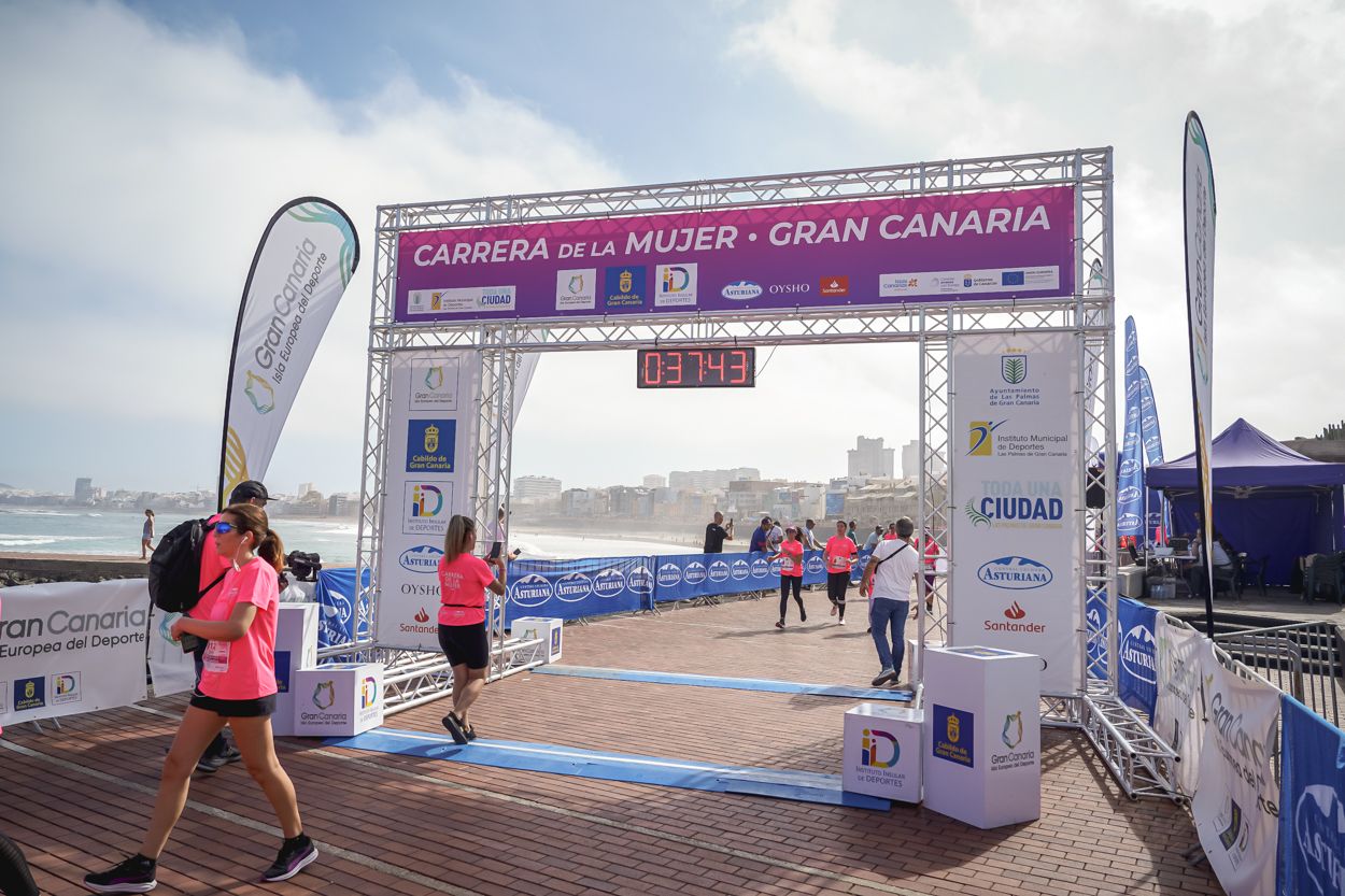 Las fotos de meta de la Carrera de la Mujer de Gran Canaria 11 36 54 15701 O