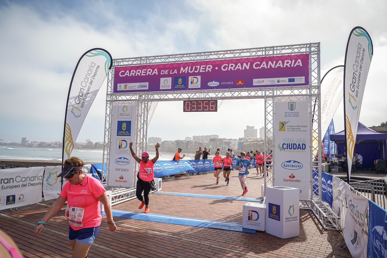 Las fotos de meta de la Carrera de la Mujer de Gran Canaria 11 33 07 15701 O