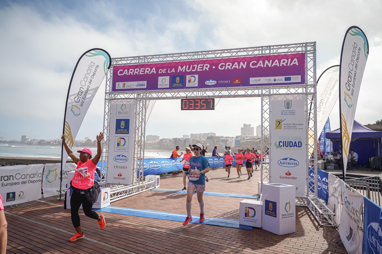 Las fotos de meta de la Carrera de la Mujer de Gran Canaria 11 33 08 15701 O