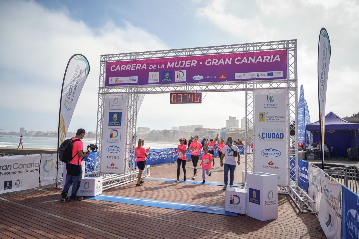 Las fotos de meta de la Carrera de la Mujer de Gran Canaria 11 36 56 15701 O