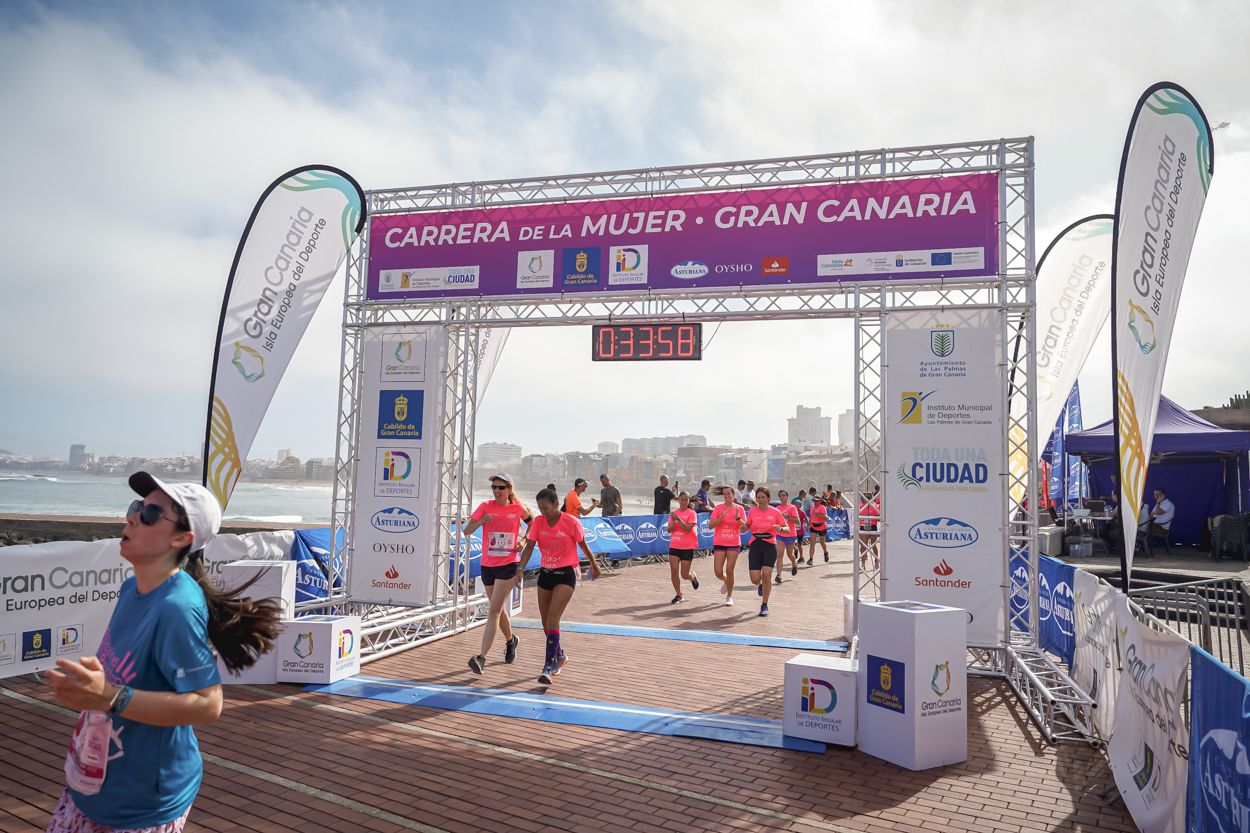 Las fotos de meta de la Carrera de la Mujer de Gran Canaria 11 33 09 15701 O