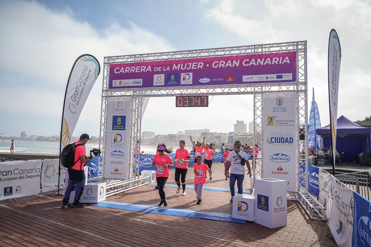 Las fotos de meta de la Carrera de la Mujer de Gran Canaria 11 36 57 15701 O