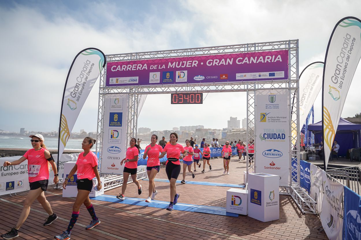 Las fotos de meta de la Carrera de la Mujer de Gran Canaria 11 33 11 15701 O