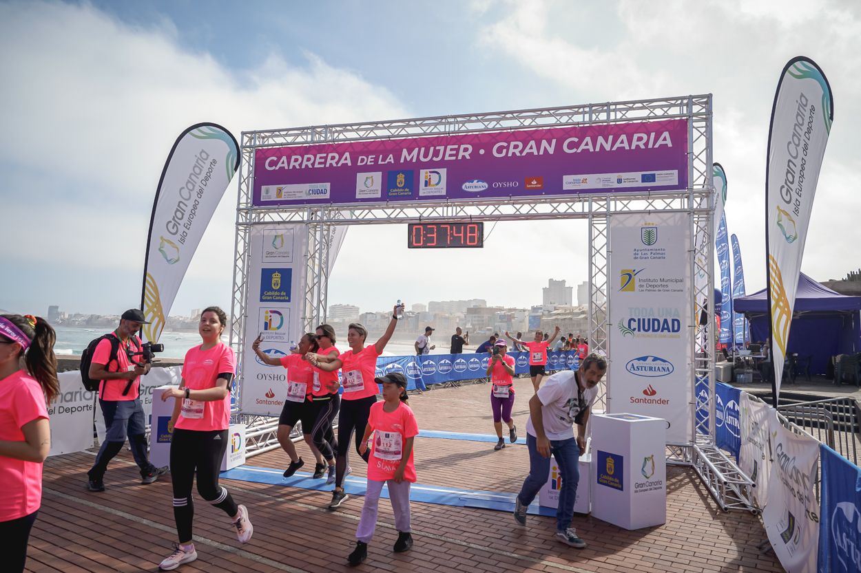 Las fotos de meta de la Carrera de la Mujer de Gran Canaria 11 36 59 15701 O
