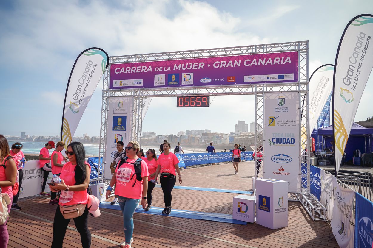 Las fotos de meta de la Carrera de la Mujer de Gran Canaria 11 56 10 15701 O