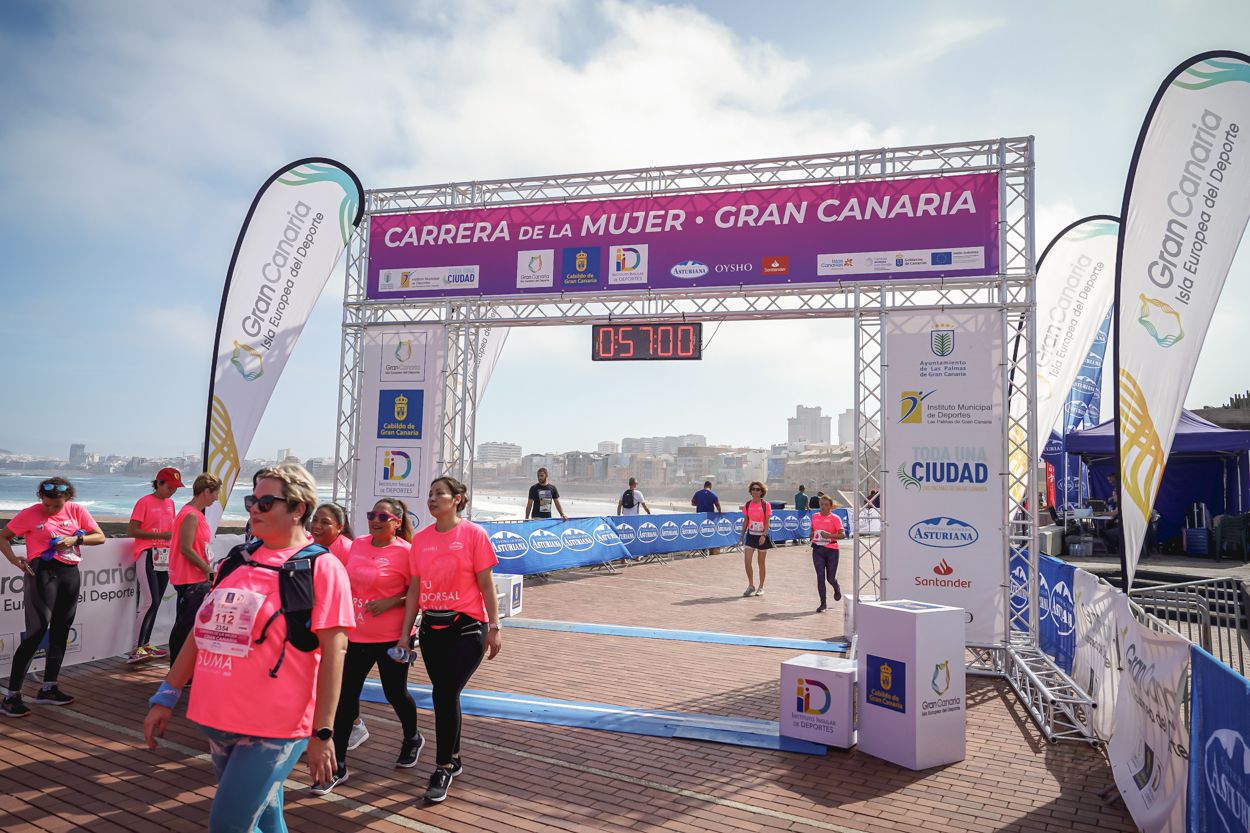 Las fotos de meta de la Carrera de la Mujer de Gran Canaria 11 56 11 15701 O