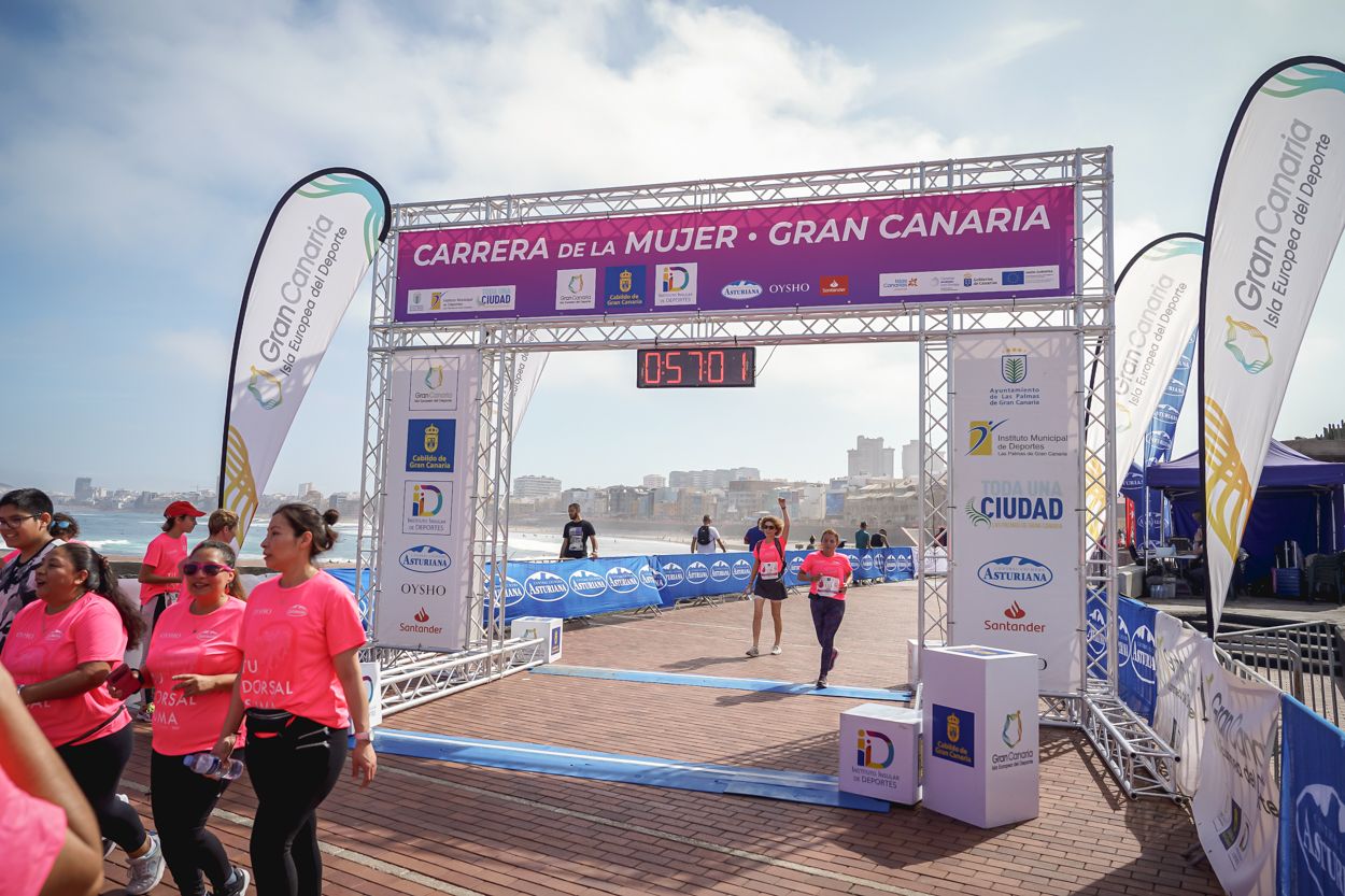 Las fotos de meta de la Carrera de la Mujer de Gran Canaria 11 56 12 15701 O