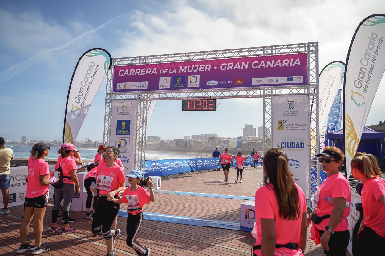 Las fotos de meta de la Carrera de la Mujer de Gran Canaria 12 01 13 15701 O
