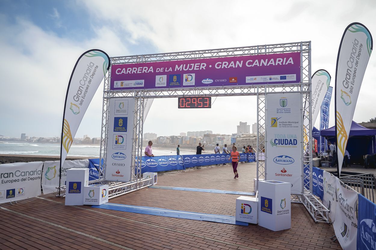 Las fotos de meta de la Carrera de la Mujer de Gran Canaria11 29 04 15701 O