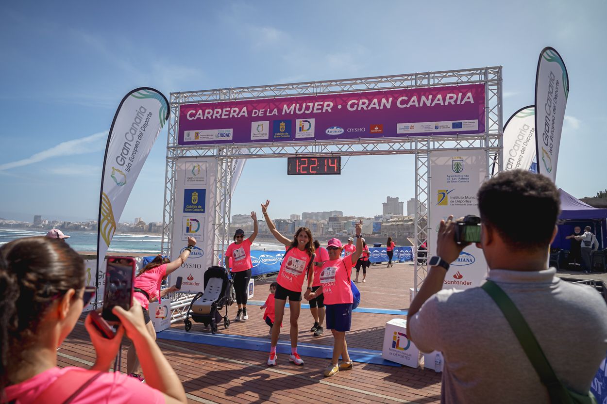 Las fotos de meta de la Carrera de la Mujer de Gran Canaria 12 21 24 15701 O