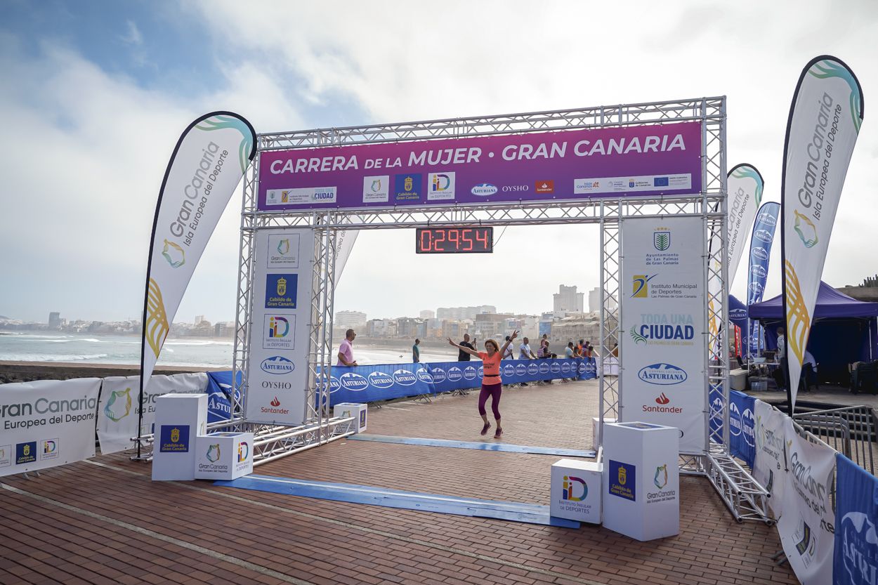 Las fotos de meta de la Carrera de la Mujer de Gran Canaria11 29 05 15701 O
