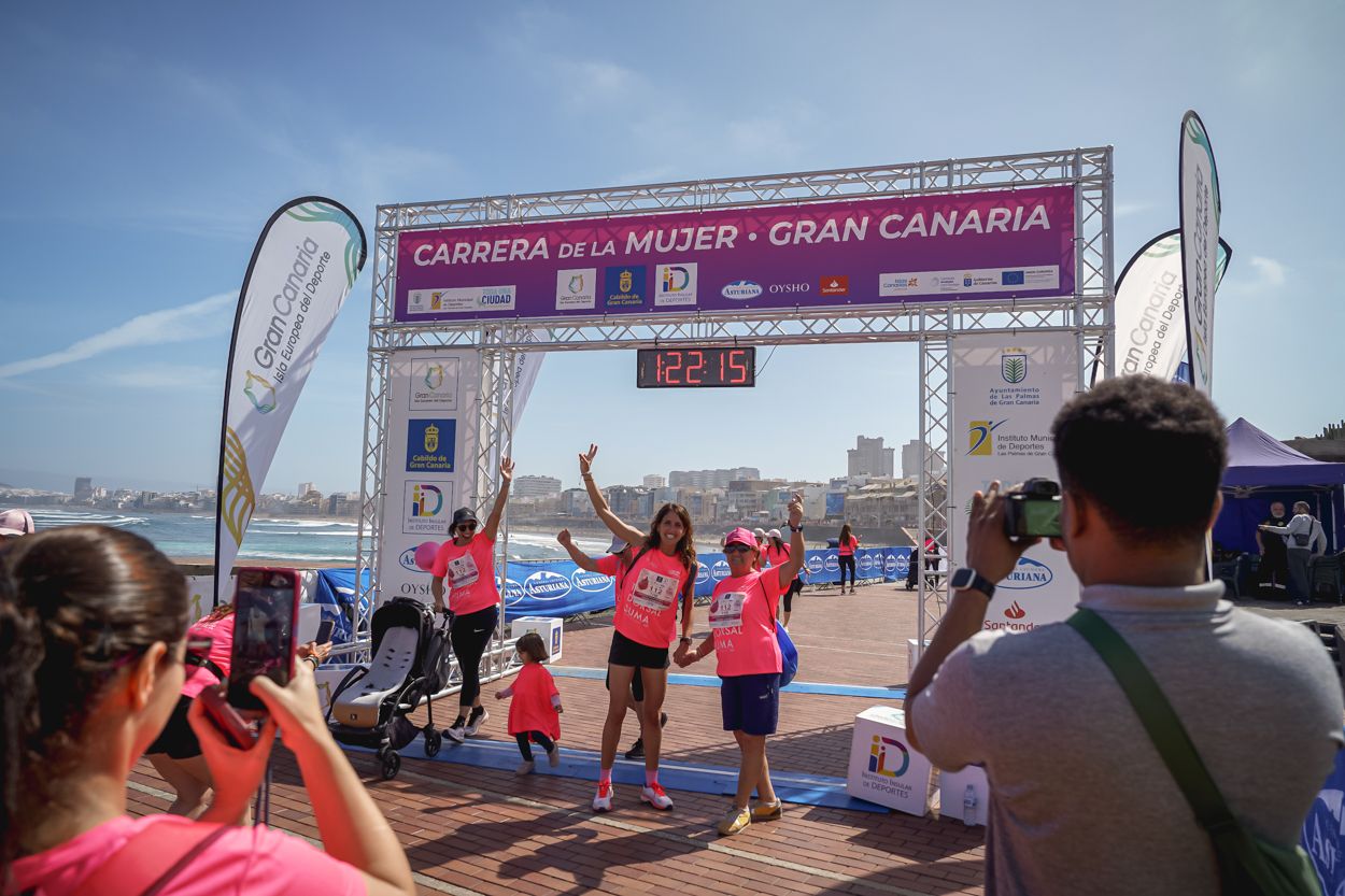 Las fotos de meta de la Carrera de la Mujer de Gran Canaria 12 21 25 15701 O