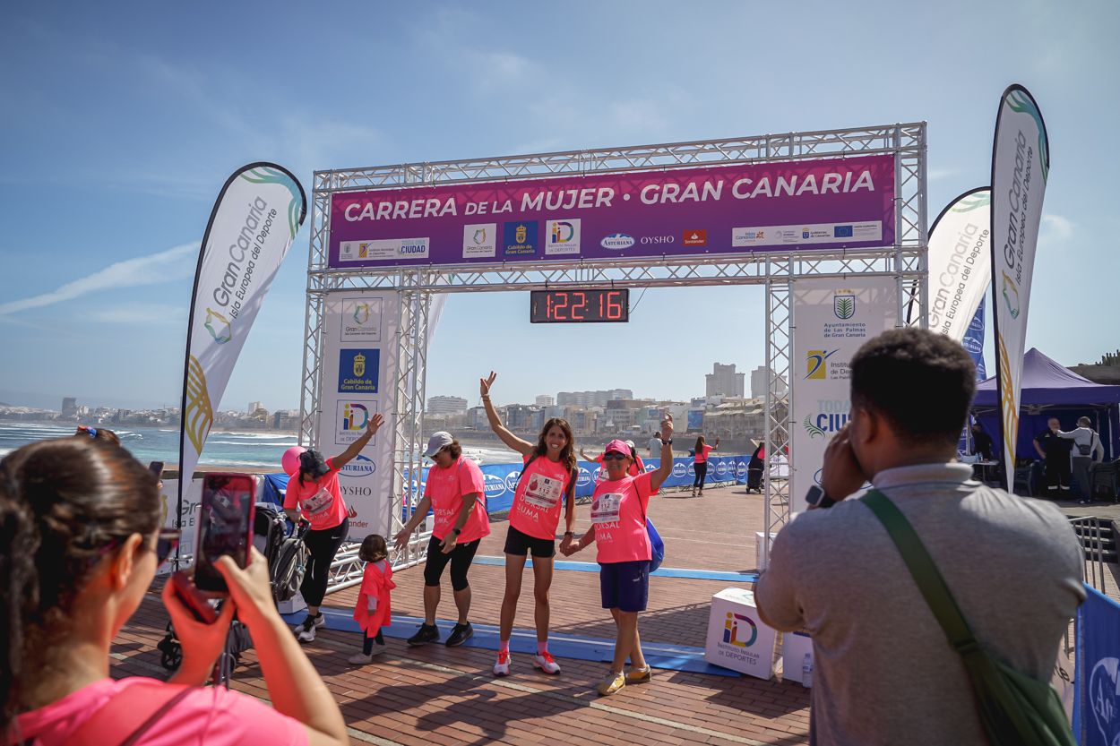 Las fotos de meta de la Carrera de la Mujer de Gran Canaria 12 21 26 15701 O