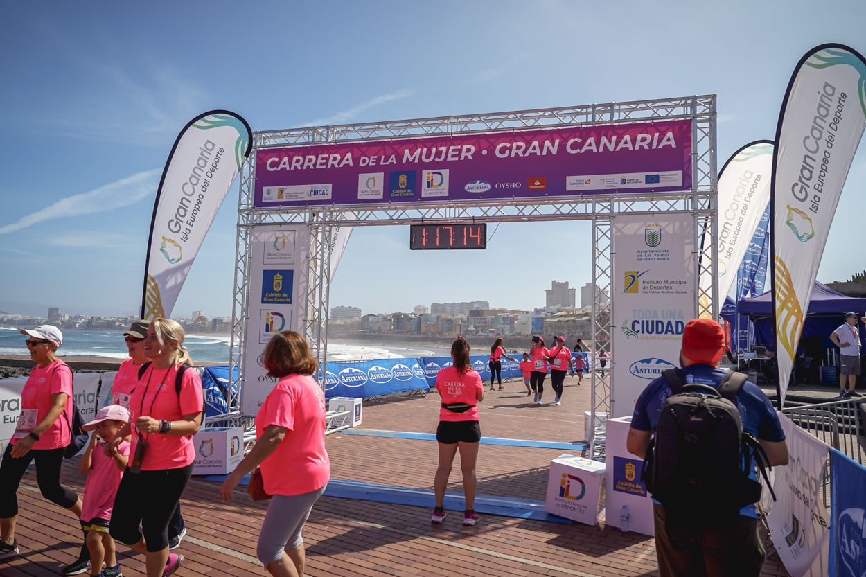 Las fotos de meta de la Carrera de la Mujer de Gran Canaria 12 16 25 15701 O