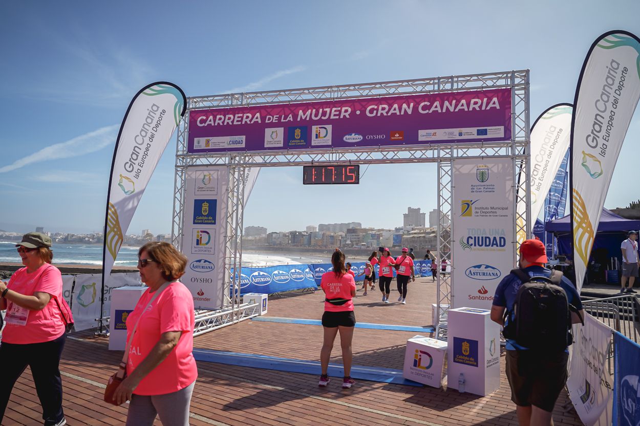 Las fotos de meta de la Carrera de la Mujer de Gran Canaria 12 16 26 15701 O
