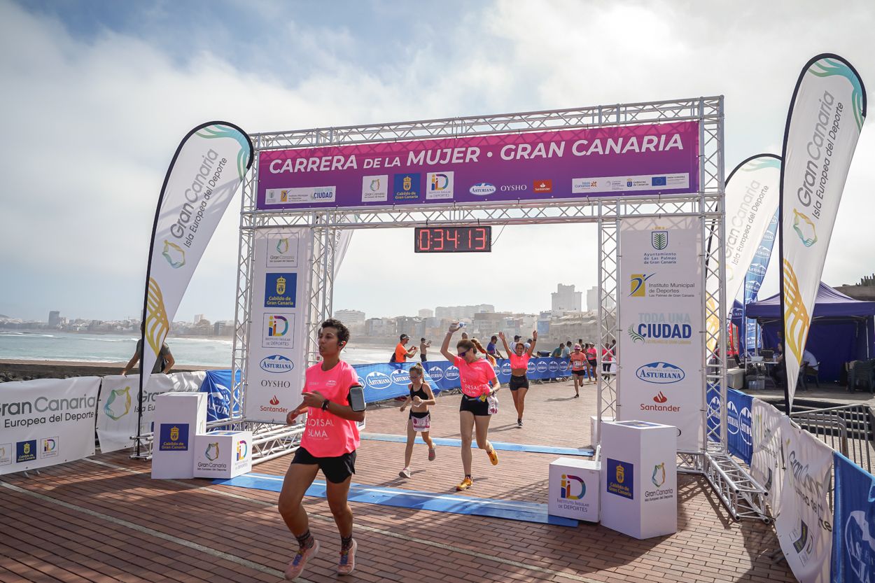 Las fotos de meta de la Carrera de la Mujer de Gran Canaria 11 33 24 15701 O